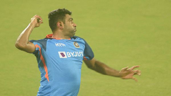 আম্পায়ারদের ভূমিকা নিয়ে প্রশ্ন তুলেছেন অশ্বিন: