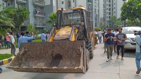 দেশলাই কাঠি জ্বালিয়ে দেশলাই কাঠি জ্বালিয়ে
