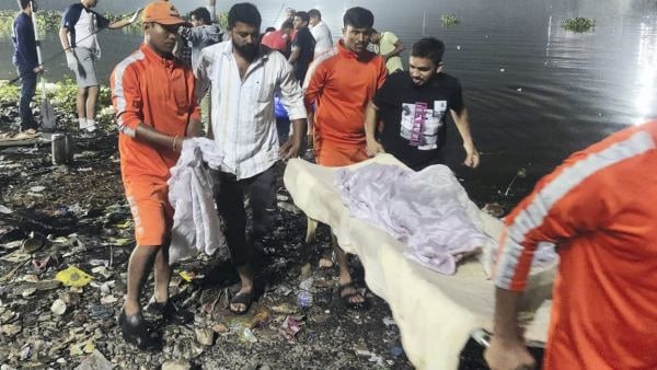 দুর্ঘটনা