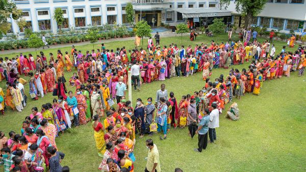 দুর্গম অঞ্চলে পৌঁছে যাবে ভ্রাম্যমান শিবির দুর্গম অঞ্চলে পৌঁছে যাবে ভ্রাম্যমান শিবির