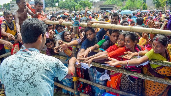 এবার দুই পরিষেবা চালু দুয়ারে সরকারে এবার দুই পরিষেবা চালু দুয়ারে সরকারে