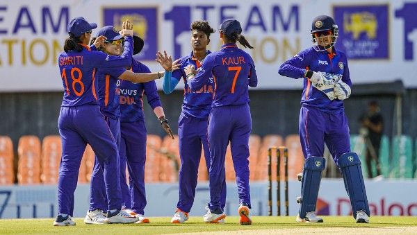 শ্রীলঙ্কার বিরুদ্ধে ভারতের মহিলা দলের পারফরম্যান্স: