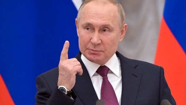 বিভ্রান্তি ছড়াচ্ছেন পুতিন বিভ্রান্তি ছড়াচ্ছেন পুতিন