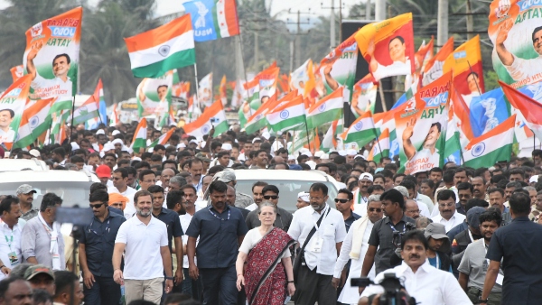 কি দারুণ দেখতে কি দারুণ দেখতে