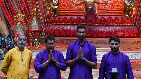 দ্বিতীয় বার কলকাতায় দুর্গা পুজো কাটালেন রিঙ্কু সিং: দ্বিতীয় বার কলকাতায় দুর্গা পুজো কাটালেন রিঙ্কু সিং: