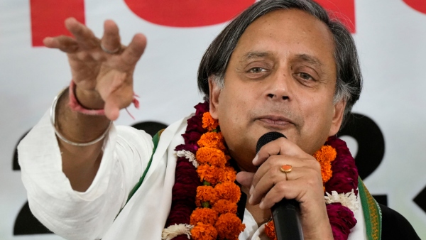 সোনিয়া গান্ধীর জিতেন্দ্র প্রসাদের বিরুদ্ধে একতরফা জয়