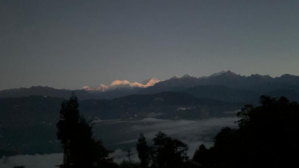 দীপাবলীর রাতে কাঞ্জনজঙ্গা