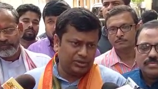 বিক্ষোভস্থলে সুকান্ত মজুমদার বিক্ষোভস্থলে সুকান্ত মজুমদার