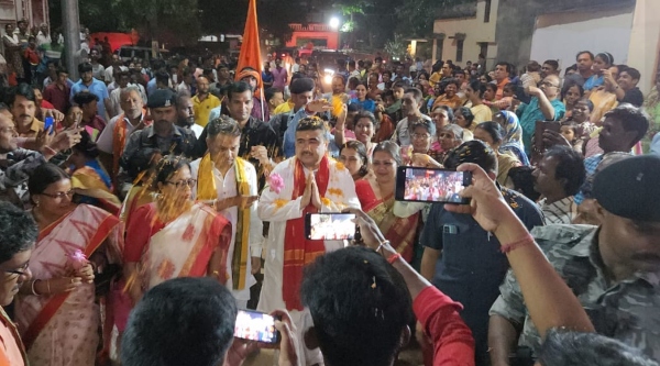 অনুব্রতর অনুপস্থিতিতে দলবদল জল্পনা অনুব্রতর অনুপস্থিতিতে দলবদল জল্পনা