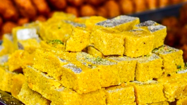 মিষ্টি দান