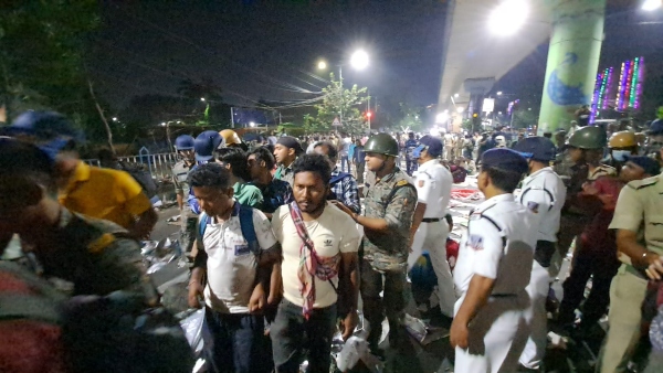 ১৪৪ ধারা জারি করার নামে পুলিশি হেনস্তা