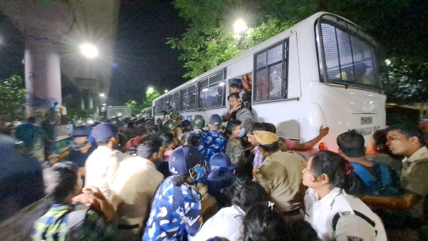 নিরাপত্তা খতিয়ে দেখা হচ্ছে নিরাপত্তা খতিয়ে দেখা হচ্ছে