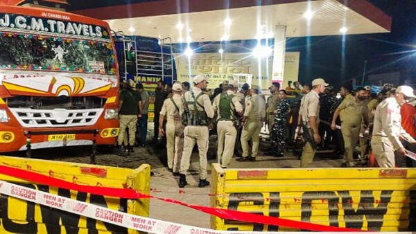 পাকিস্তানে বসেই ষড়যন্ত্র পাকিস্তানে বসেই ষড়যন্ত্র