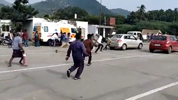 কোথায় ঘটে এই ঘটনা? কোথায় ঘটে এই ঘটনা?