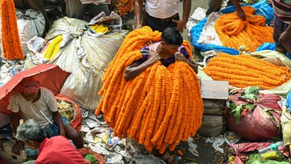 কলকাতায় মেঘলা আকাশ