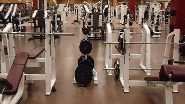 শাড়ি পরেই শরীরচর্চা ৫৬ বছরের মহিলার শাড়ি পরেই শরীরচর্চা ৫৬ বছরের মহিলার