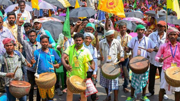 আদিবাসী ভোট তরজা আদিবাসী ভোট তরজা