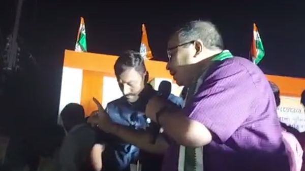 বিক্ষোভে ফেটে পড়েন মঞ্চের সামনে থাকা তৃণমূলকর্মীরা