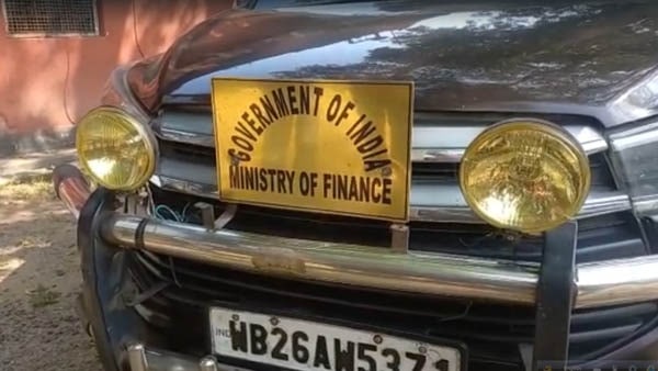 একাধিক তথ্য পেয়েছেন তদন্তকারীরা। 