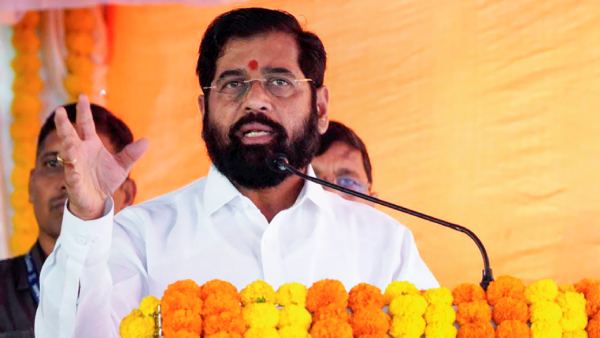 শিন্ডেকে ব্যাগ গুছোতে বলা হয়েছে