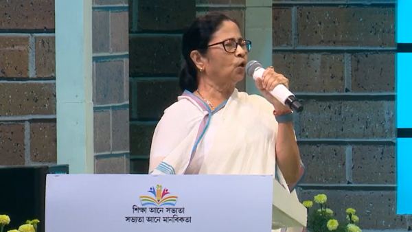 উদ্বেগ প্রকাশ করেন মুখ্যমন্ত্রী উদ্বেগ প্রকাশ করেন মুখ্যমন্ত্রী