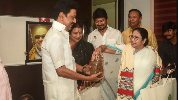 তামিলনাড়ু মুখ্যমন্ত্রীর সঙ্গে সাক্ষাৎ