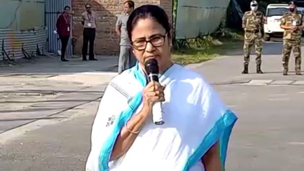 চলতি মাসেই ঝাড়গ্রামে মমতা চলতি মাসেই ঝাড়গ্রামে মমতা