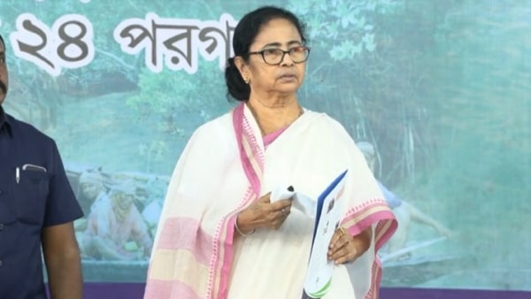 মমতা বন্দ্যোপাধ্যায়ের উপর একটা আস্থা রয়েছে মানুষের। 