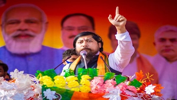 নিশীথ প্রামাণিকের বিরুদ্ধে গ্রেফতারি পরোয়ানা নিশীথ প্রামাণিকের বিরুদ্ধে গ্রেফতারি পরোয়ানা
