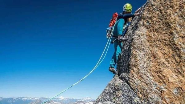 প্রথম সামিট