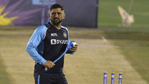 স্টোকসকে গ্রুমিং করবেন ধোনি: