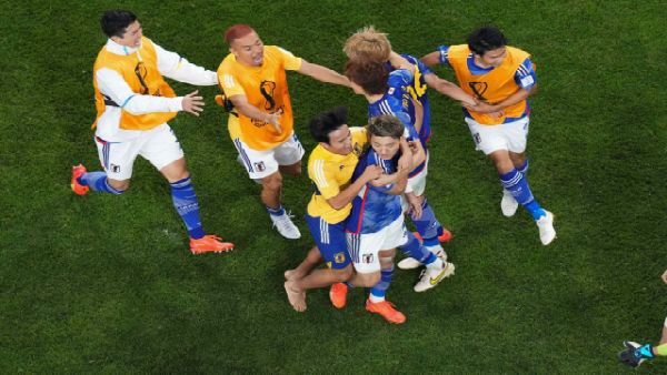 রাত সাড়ে ১২টার খেলাগুলি