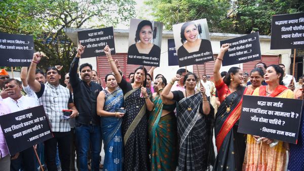 মারধরের পরেও সম্পর্কে ছিলেন শ্রদ্ধা মারধরের পরেও সম্পর্কে ছিলেন শ্রদ্ধা