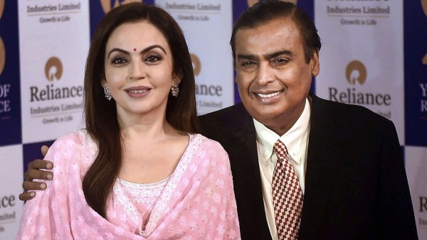 দম্পতির তিন সন্তান আছে দম্পতির তিন সন্তান আছে