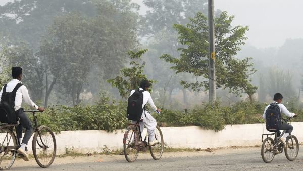 সমাজের প্রতি দায়বদ্ধতা বাড়াতে অভিনব কায়দায় পঠনপাঠন, নজির সৃষ্টি করেছে মহারাষ্ট্রের প্রাথমিক বিদ্যালয় সমাজের প্রতি দায়বদ্ধতা বাড়াতে অভিনব কায়দায় পঠনপাঠন, নজির সৃষ্টি করেছে মহারাষ্ট্রের প্রাথমিক বিদ্যালয়