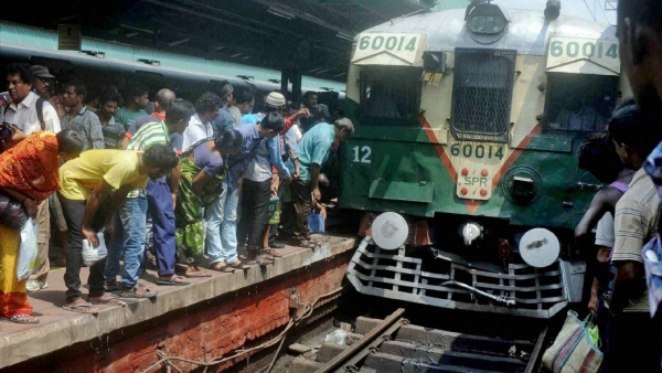 একই লাইনে কীভাবে দুটি ট্রেন একই লাইনে কীভাবে দুটি ট্রেন