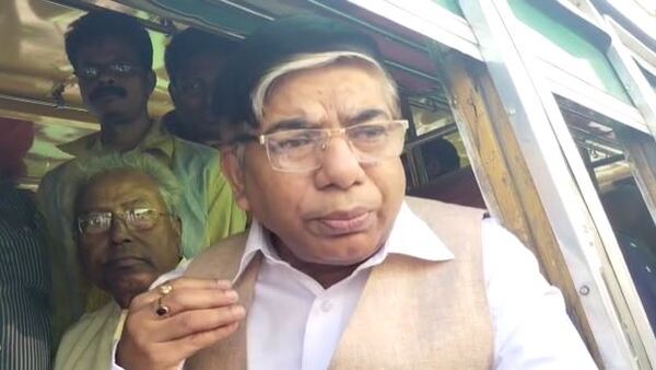 পথেই শুনলেন নানা অভিযোগ