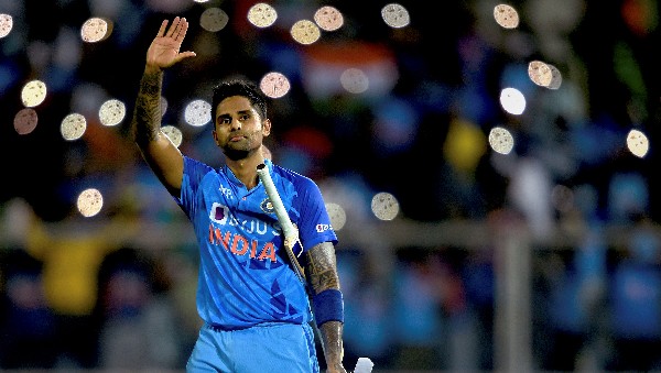 ঝড়ের গতিতে উথ্থান সূর্যের: