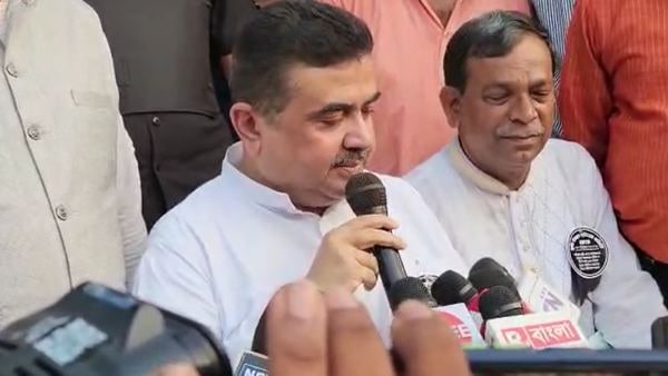 কান দিয়ে দেখেন