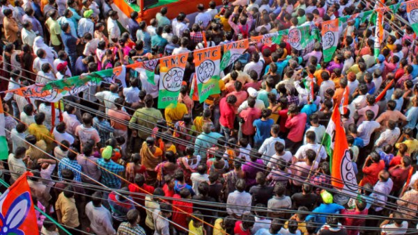 তৃণমূলে 'গোষ্ঠীদ্বন্দ্ব' তৃণমূলে 'গোষ্ঠীদ্বন্দ্ব'