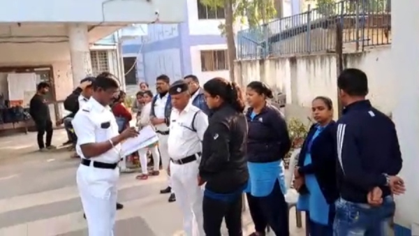 প্রশ্ন পত্র নিয়ে কটাক্ষ প্রশ্ন পত্র নিয়ে কটাক্ষ