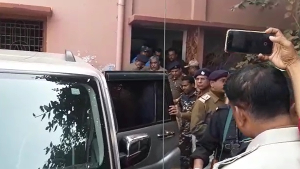 আটকে গেল দিল্লি যাত্রা