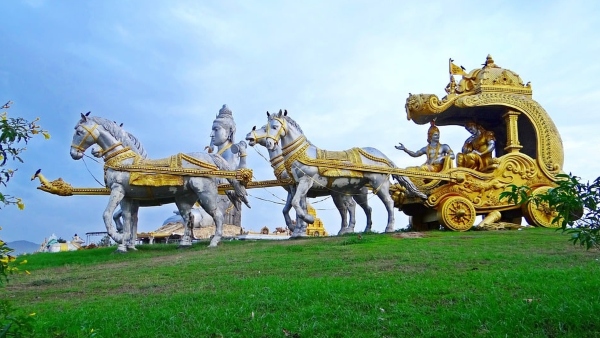 সুভদ্রাকে অপহরণ. বলরাম বধ করতে চেয়েছিলেন অর্জুনকে সুভদ্রাকে অপহরণ. বলরাম বধ করতে চেয়েছিলেন অর্জুনকে