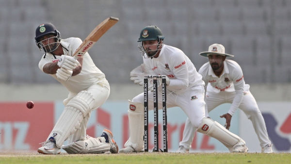 চ্যাম্পিয়নরা লড়াইয়ে নেই, রানার্স ভারত ফের চ্যালঞ্জার! চ্যাম্পিয়নরা লড়াইয়ে নেই, রানার্স ভারত ফের চ্যালঞ্জার!