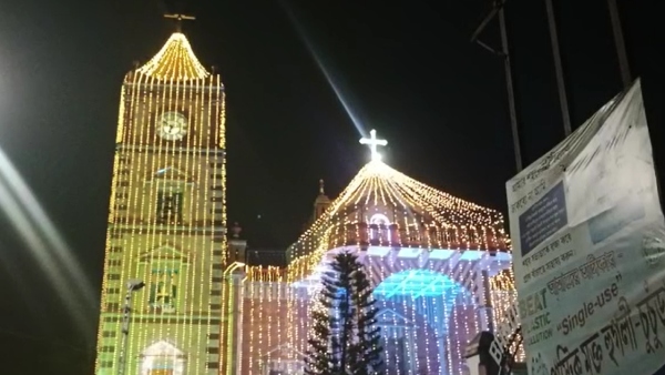 উৎসবের আমেজে শহর