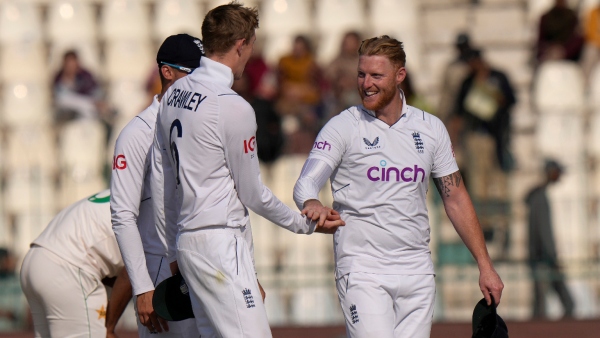 স্টোকস-ম্যাকালামের কাছে অধিনায়কত্ব শেখা উচিৎ: স্টোকস-ম্যাকালামের কাছে অধিনায়কত্ব শেখা উচিৎ: