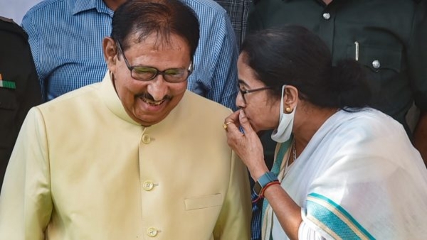সংবিধান অনুসারে চলে না পশ্চিমবঙ্গ সংবিধান অনুসারে চলে না পশ্চিমবঙ্গ