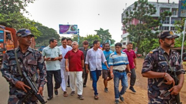 দান-খায়রাতি নিয়ে প্রশ্ন দান-খায়রাতি নিয়ে প্রশ্ন