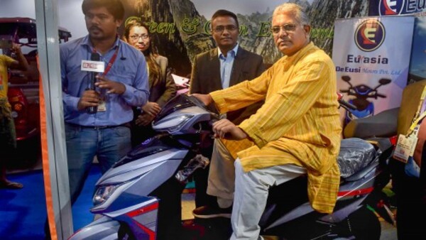পরিস্থিতির সামাল দেওয়া নিয়ে প্রশ্ন পরিস্থিতির সামাল দেওয়া নিয়ে প্রশ্ন