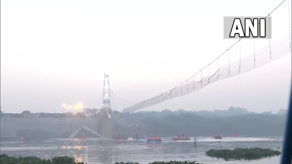 নির্বাচন কমিশনকে নিশানা নির্বাচন কমিশনকে নিশানা